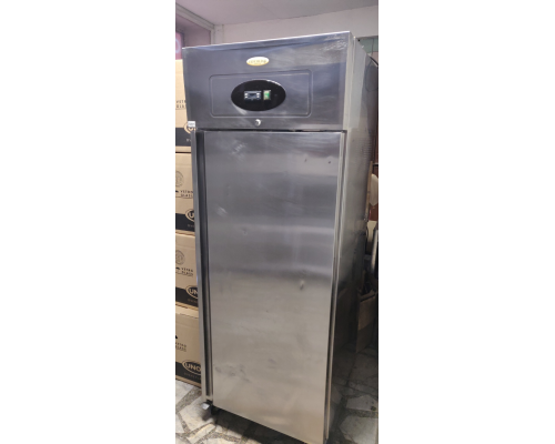 Шкаф холодильний 1 двері нерж Tefcold RK710 7695к