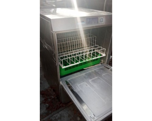 Посудомийна машина фронтальна Winterhalter UC-L 5146к Посудомийна машина фронтальна Winterhalter UC-L 5146к