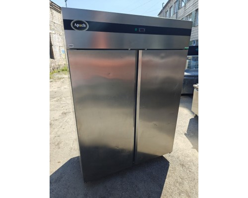 Шафа холодильна  Apach F1400TN 