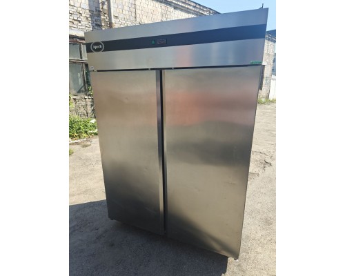 Шафа холодильна  Apach F1400TN 