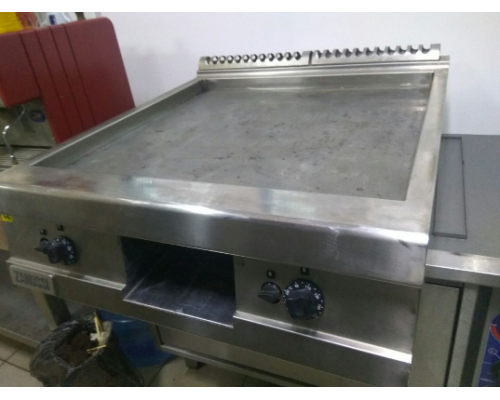 Поверхня для смаження настільна гладка газова Zanussi 1876к