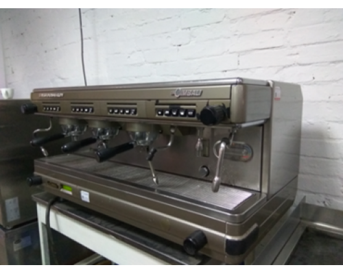 кавоварка 3 поста La cimbali M31 Dosatron DT/3 інн 396