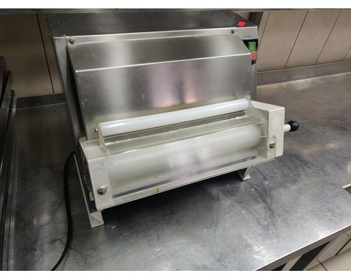 Тесторозкатувальна машина настільна RestoItalia PM30
