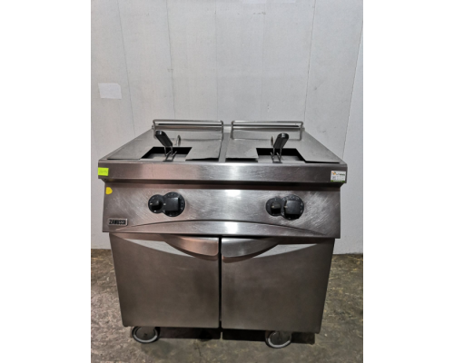 Фритюрница газовая 2-х постовая Zanussi KFRG 800 б/у - купить в BU HORECA Фритюрница газовая 2-х постовая Zanussi KFRG 800 б/у - купить в BU HORECA