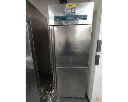 Шкаф моозильно холодильный Zanussi 700л