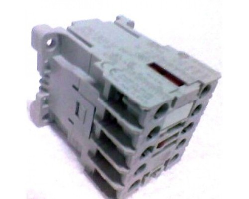 Миниконтактор Unox KVE1115A | 20A, 230V, 4-полюсный | Оригинал BU HORECA
