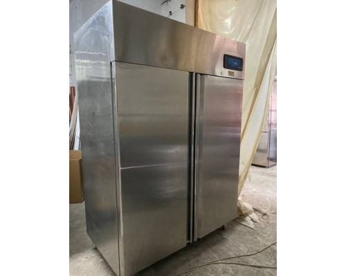 Холодильний шкаф CustomCool CCR 1400P