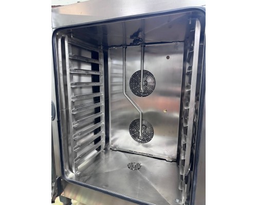 Пароконвектомат Unox XVC 705 E з автомийкою