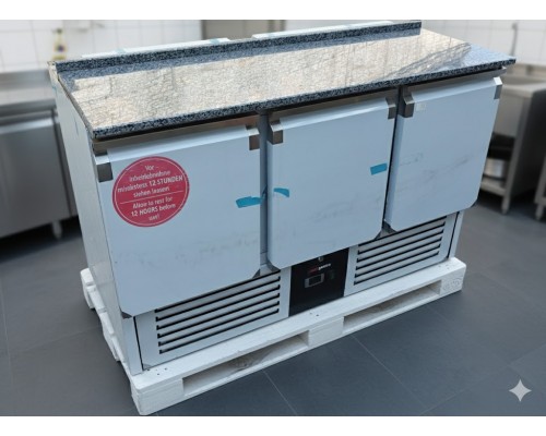 Стіл холодильний 3 двері саладета GGMgastro SAG147OG 