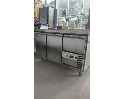 Стіл морозильний 2х дверний Isselbaecher TF37