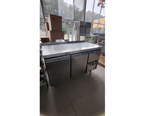 Стіл морозильний 2х дверний Isselbaecher TF37