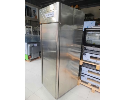 Шафа холодильна 1двері нерж Desmon GF7 Gold Line  | Професійна, -2°...+8°C, нержавіюча сталь | BU HORECA