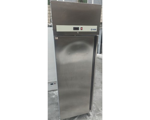 Шафа холодильна 1 двері нерж KBS KGCP-701L | Професійна, +2°...+8°C, нержавіюча сталь | BU HORECA