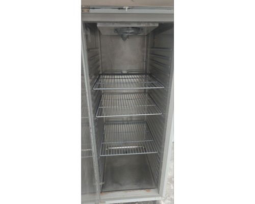 Шафа холодильна 1 двері нерж KBS KGCP-701L | Професійна, +2°...+8°C, нержавіюча сталь | BU HORECA