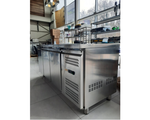 Б/у стол морозильный 3 двери Frosty GN 3100 BT - купить в BU HORECA Б/у стол морозильный 3 двери Frosty GN 3100 BT - купить в BU HORECA
