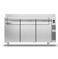 Холодильный стол Saladette GN | 3 двери, 440 л, -2°...+8°C, со столешницей и бортом, H 710 мм, под выносной холод | BU HORECA