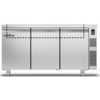 Холодильный стол Saladette GN | 3 двери, 476 л, -2°...+8°C, со столешницей и бортом, H 760 мм, под выносной холод | BU HORECA